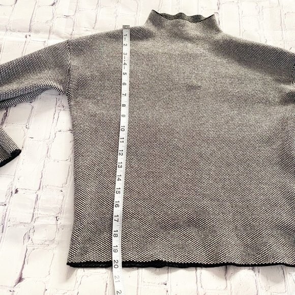 Tahari Black Gray Moc Neck Structured Long Sleeve Short Sweater S - Picture 5 of 8